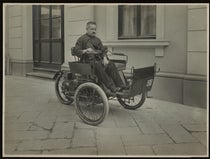 Enrico Bernardi driving one of his three-wheeled automobiles, photograph, ca 1897 (carsforgottenstories.com)