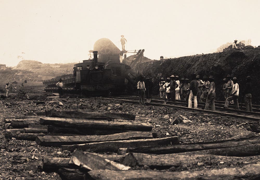French workers with steam shovel and locomotive hauling rock.
The French work force grew from a little over 800 laborers in the summer of 1881, to reach a maximum of 19,000 in 1884. The majority of the labor force came from the West Indies with Jamaica being the chief supplier of workers.