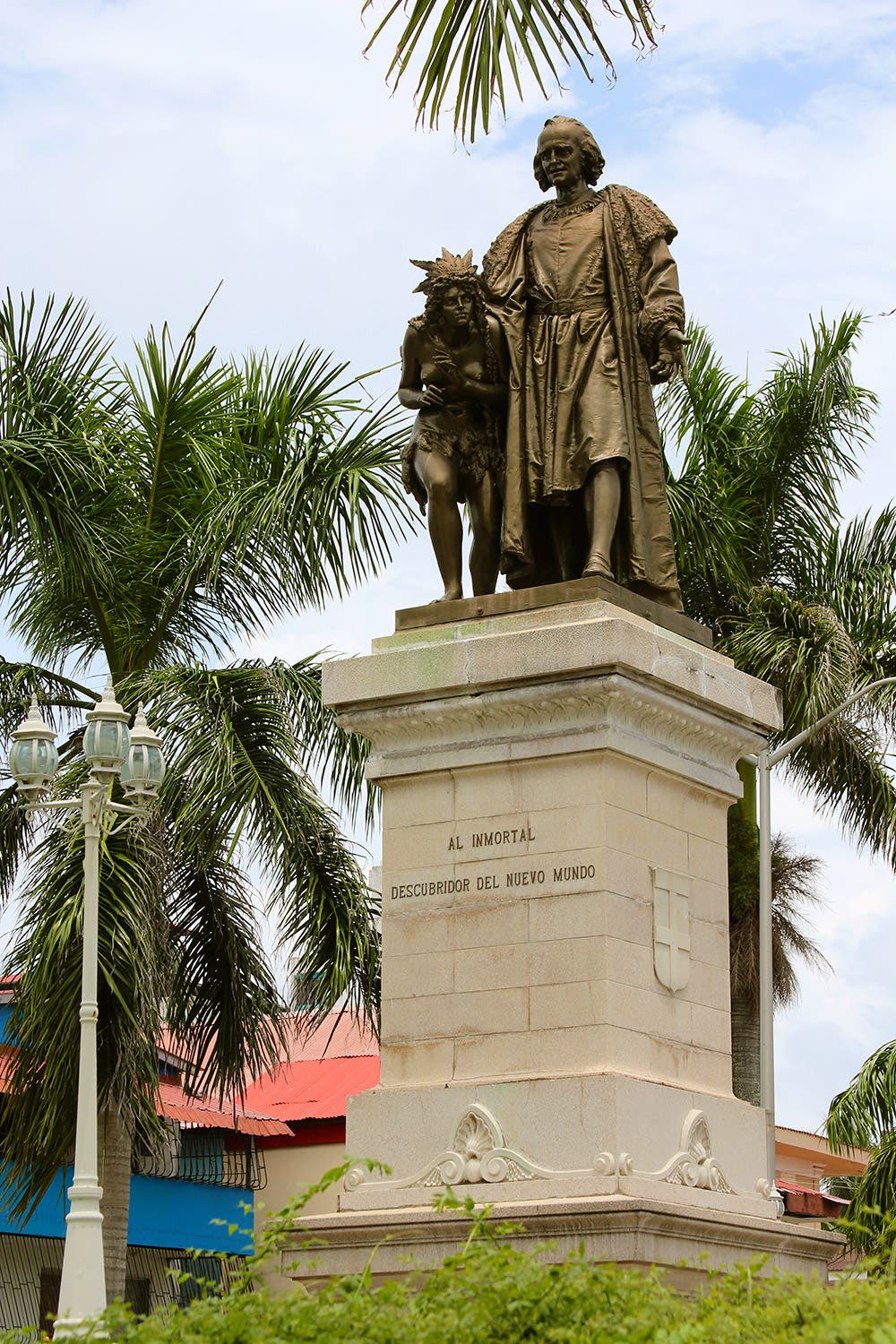 Statue of Columbus in Colón. Image from Wikimedia Commons »