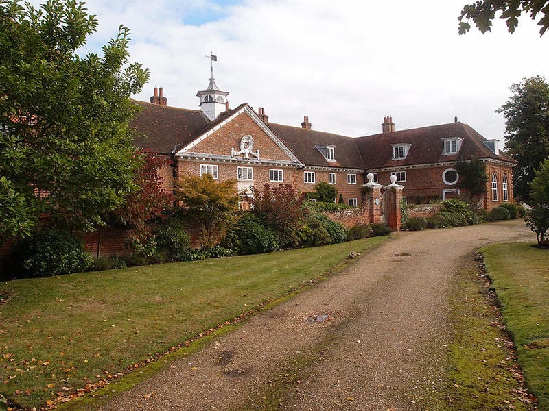 Lucas Hospital, Wokingham, Berkshire, built in 1666 in accordance with the will of Henry Lucas, closed in 2001 and replaced by the Henry Lucas Cottages (Wikimedia commons)