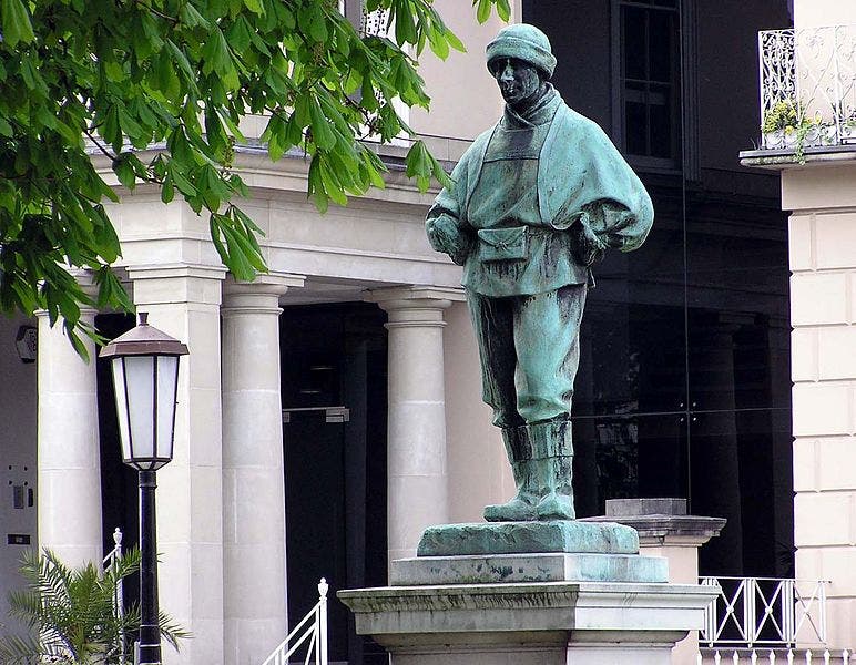 Statue of Edward Adrian Wilson on the Promenade, Cheltenham, Gloucestershire (Wikimedia commons)