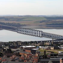 The Second Tay Bridge, constructed by William Arrol & Co., view from Dundee looking south, opened in 1887, and still in use (Wikimedia commons)