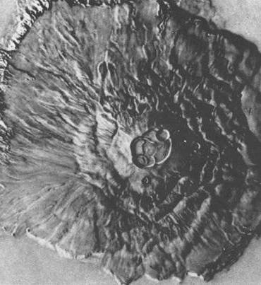 Olympus Mons, a Martian shield volcano, photograph by Mariner 9, 1971 (nasa.gov)