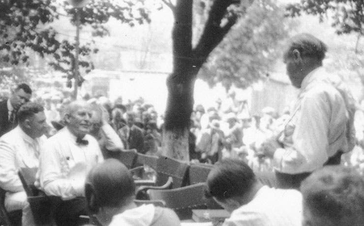Clarence Darrow cross-examining William Jennings Bryan on the seventh day of the Scopes Trial.