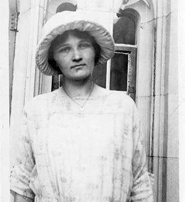 Cecilia Payne at Harvard College Observatory, ca 1925 (Harvard University Archives, courtesy of Tom Fine)