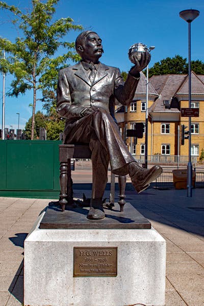 Statue of H.G. Wells, by Wesley Harland, Woking, Surrey, England (Wikimedia commons) 