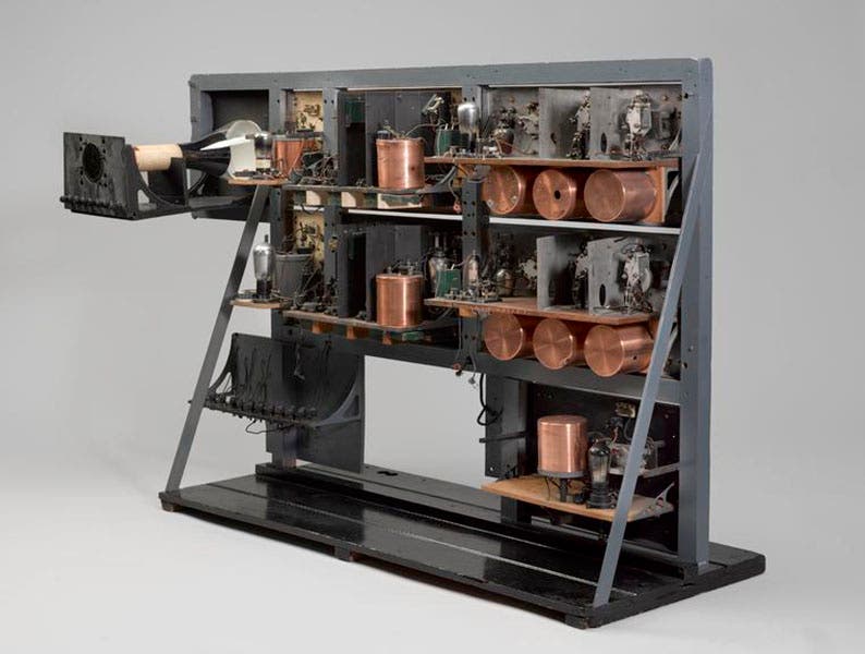 The back side of the display shown in the third image, where you can see the 4 large amplifier “valves” or tubes, used to detect reflected radio waves from a bomber on Feb. 26, 1935 (sciencemuseumgroup.org.uk)