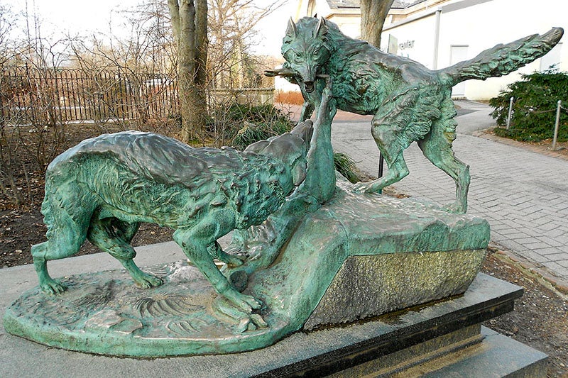 Hudson Bay Wolves, bronze sculpture, by Edward Kemeys, Philadelphia Zoological Garden, 1872, installed 1874 (Wikimedia commons)