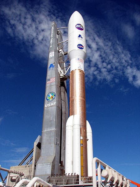 New Horizons spacecraft mounted on an Atlas V rocket on its launchpad, Jan, 19, 2006 (Wikimedia commons)
