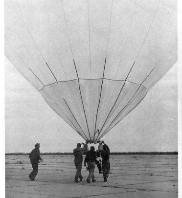 The launch of the first (but unnamed) modern hot-air balloon, Oct. 22, 1960, with Ed Yost in a suspended chair that passed for a gondola (santafenewmexican.com)