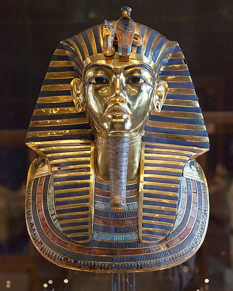 The funerary mask of Tutankhamun, Egyptian Museum of Cairo, recen photograph (Wikimedia commons)