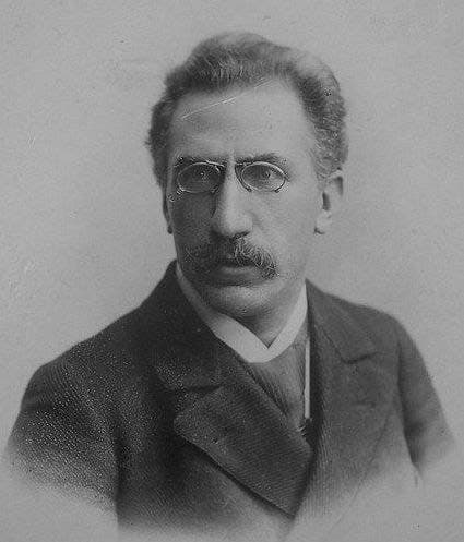 Portrait of Hugo Rheinhold, photograph, undated (Wikimedia commons)