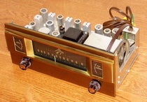 Fisher tuner of 1958 with 10 vacuum tubes, sold at auction, 2017 (Wikimedia commons)