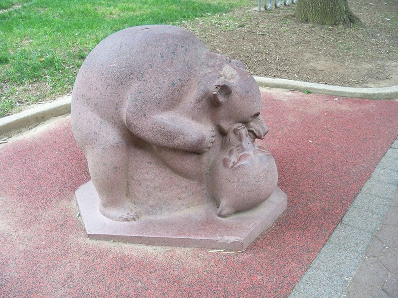 Tumbling Bears, sculpture in red granite by Heinz Warneke, National Zoo, Washington, D.C., 1938 (livingnewdeal.org)