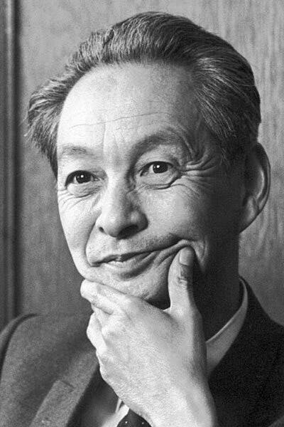 Portrait of Sin-itiro Tomonaga, photograph, 1965, at the time of the award of the Nobel Prize, Nobel Foundation (Wikimedia commons)