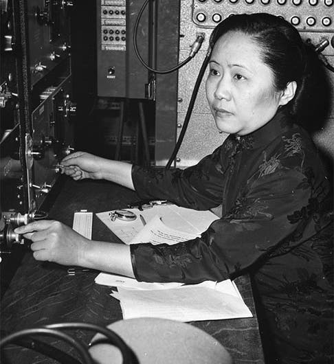 Chien-Shiung Wu in the lab, photograph, undated (scientificwomen.net)
