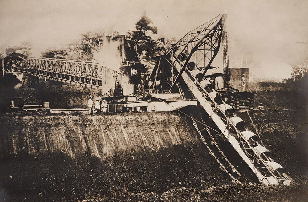 Le Brun excavator and “Bruette” bridge conveyor in use by the French at Tabernilla in the 1880s.
View in Digital Collection »