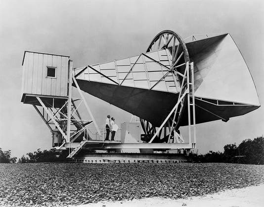 The microwave horn antenna in Holmdel, N.J., in 1962 when it was being used for Project Echo (Wikimedia commons)