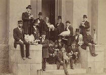 John Whipple Potter Jenks (at rear with top hat and beard) and his taxidermy class in front of Rhode Island Hall, Brown University, photograph, 1875 (nemasket.blogspot.com)