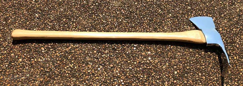 A modern Pulaski tool (wildfiretoday.com)