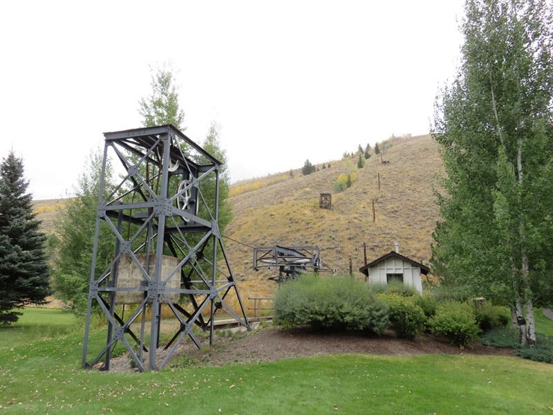 One of Curran’s original 1936 chair lifts, later moved to Rudd Mountain in Sun Valley and now preserved, although it has not operated since 1966 (skiliftblog on wordpress.com)
