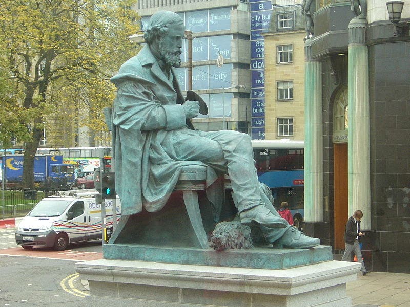 Statue of James Clerk Maxwell by Alexander Stoddart, unveiled in Edinburgh Square, 2008 (Wikimedia commons)