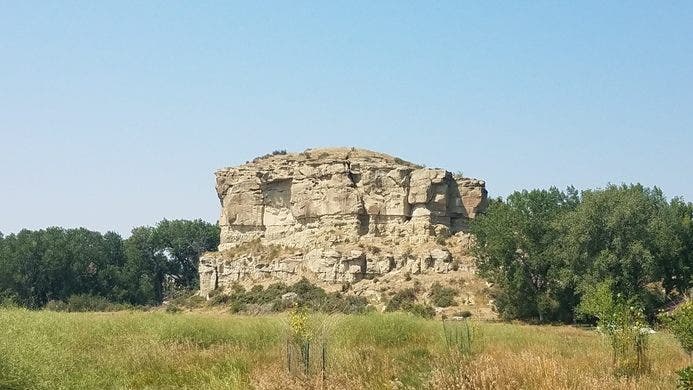 Pompey’s Pillar, Montana (Atlas Obscura)