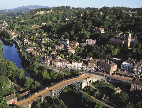 Aerial view of Iron Bridge and the surrounding area (coachbookings.com)