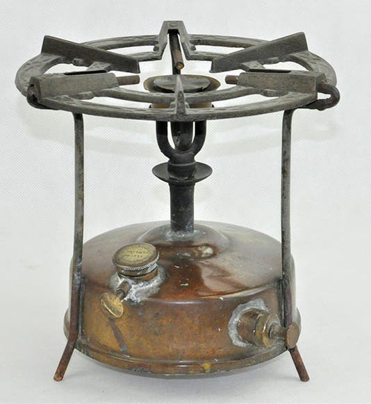 A very early Primus stove, ca 1892-1900 (classiccampstoves.com)
