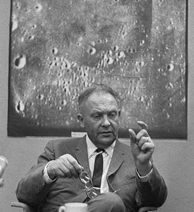 Gerard Kuiper, photograph, 1964 (Wikimedia commons)