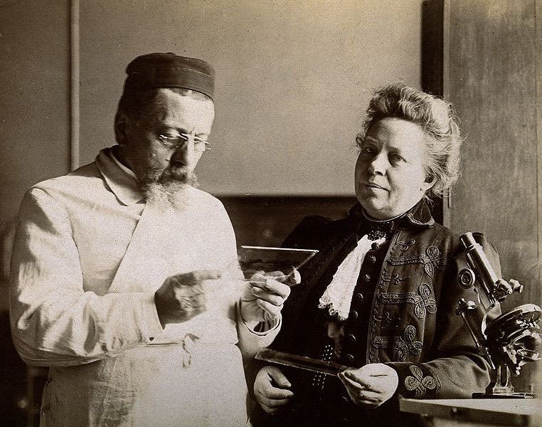 Augusta Klumpke and Jules Déjerine in the lab, ca 1920 (Wikipedia Commons)