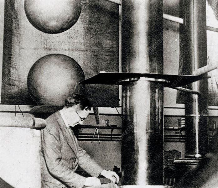 Ernest Walton with two of the rectifiers for the Cockcroft-Walton generator, Cavendish Lab, Cambridge, ca 1931 (rinconducativo.org)