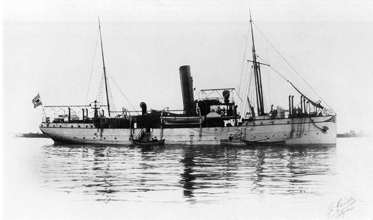 The Siboga, a gunship converted into an oceanographic vessel, taken to the Dutch East Indies by Max Weber and his crew, photograph, 1898 (Wikimedia commons)