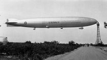 USS Shenandoah (ZR-1) moored at Lakehurst Naval Air Station, New Jersey, 1923 (Wikimedia commons)