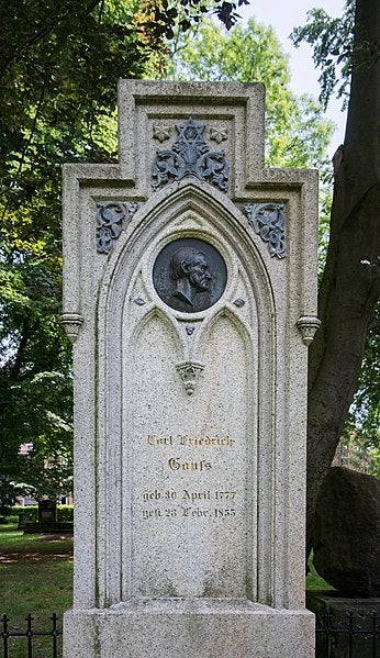 Tomb monument and bust of Gauss, in Göttingen, Germany (Wikimedia commons)