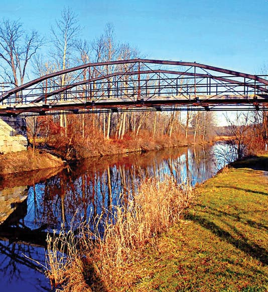 Vischer’s Ferry Bridge on the Erie Canal, a Whipple bowstring truss, formerly crossing the Erie Canal at Sprakers, and then spanning Cayadutta Creek in Fonda, N.Y. (structuremag.org)