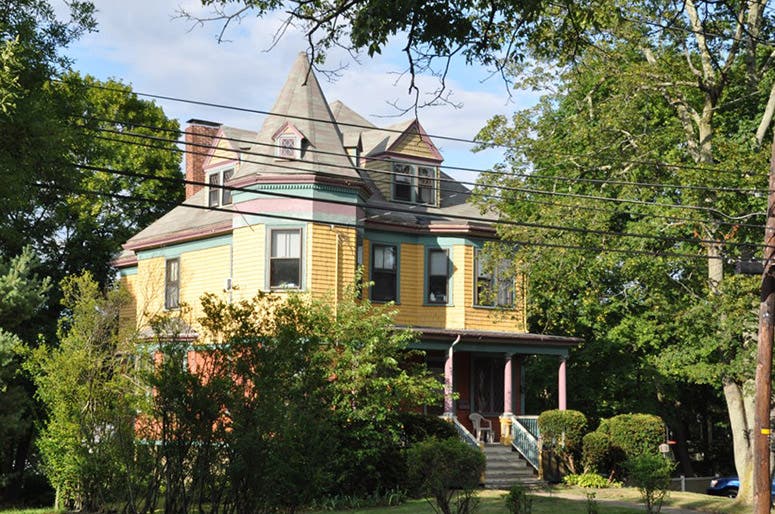 The Charles Maynard House, where Maynard lived from 1897 to 1929, 459 Crafts Street, Newton, Mass. (Wikimedia commons)