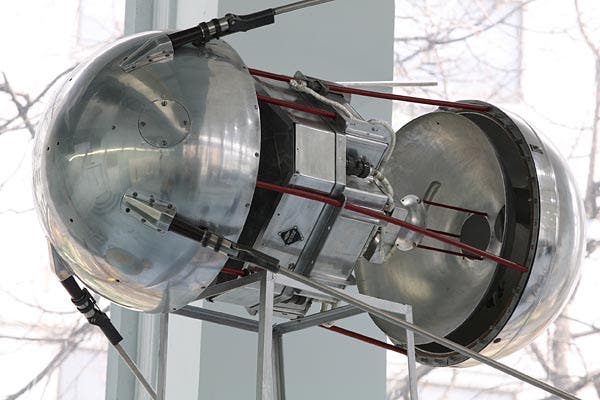 An original back-up Sputnik, pulled apart to show the batteries and transmitter (Energia Museum, Moscow)