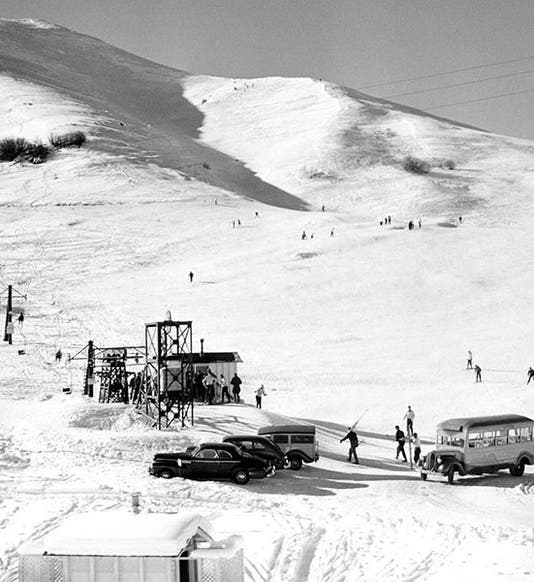 One of the original Curran chair lifts installed at Sun Valley, Idaho, in 1936, photograph, 1940s? (smithsonianmag.com)