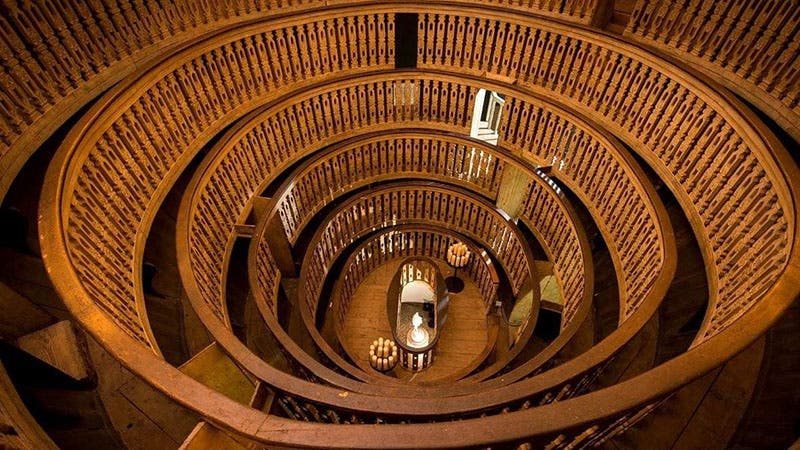 The anatomy theater at the Palazzo del Bo in Padua, recent photograph (Daily Art Magazine)