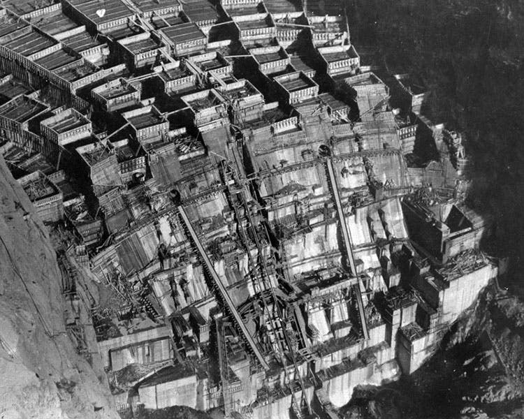 Block-forms for pouring concrete for Hoover Dam, photograph, ca 1934 (usbr.gov)