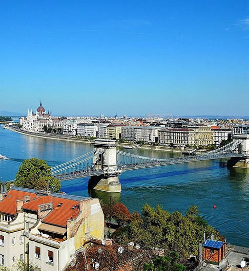 The Széchenyi Chain Bridge over the River Danube in Budapest, designed by William Tierney Clark, completed in 1849; photograph of the modern bridge, rebuilt 1949 (Wikimedia commons)