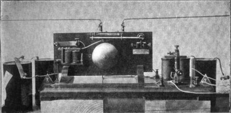 Another coherer built by Alexander Popov, photograph, before 1907 (Wikimedia commons)