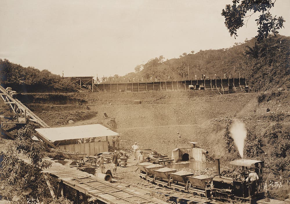 Deauville locomotive salvaged from abandoned French equipment in use at the Camacho Reservoir Dam, 1906.
View in Digital Collection »