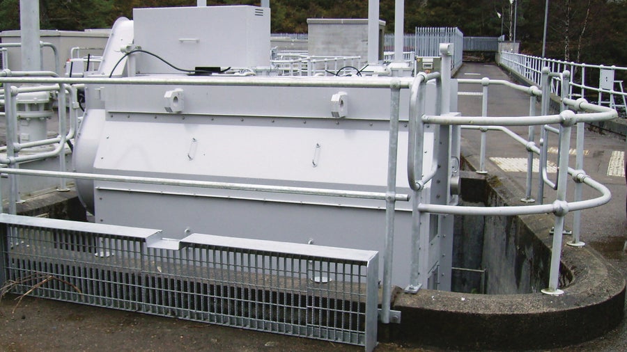 Top part of Hydrolox traveling screen surrounded by walkway