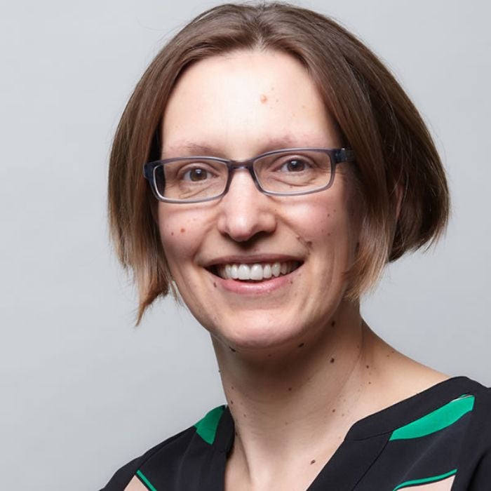 Dr Leigh Harvey