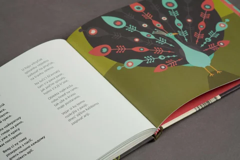 Páv — detail dvojstránky