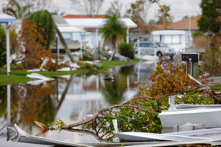 How is flood insurance calculated in Florida