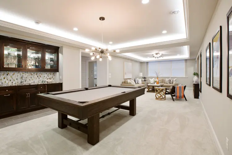 Basement entertaining room. Why Mississippi Homes with Basements Are More Expensive to Insure.