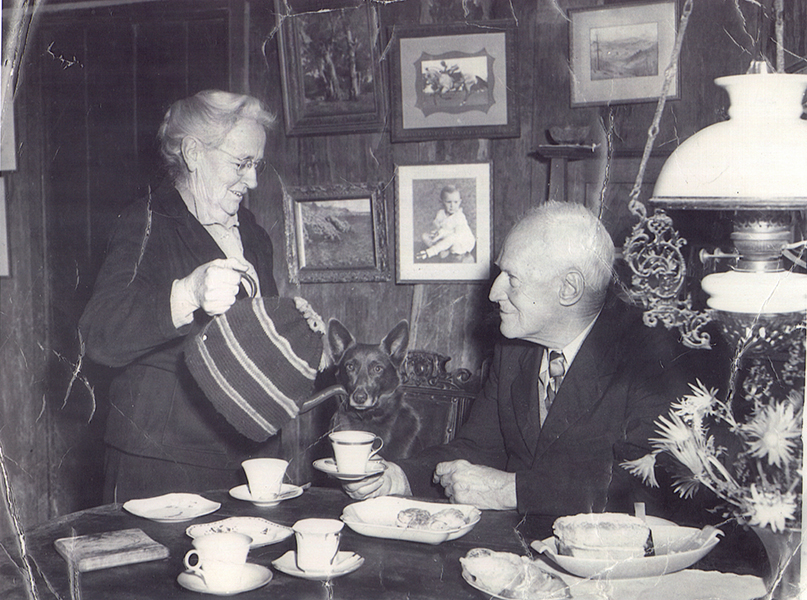 Marion and Inigo Jones, c.1950, at home with their dog - Peachester History Committee Inc.